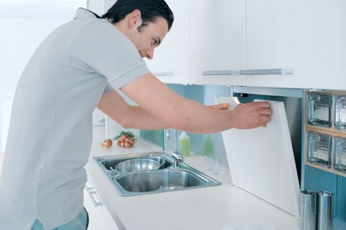 �c���鿴�A�\ɫ��UV-A���׵�Ԕ��(x��)�Y��