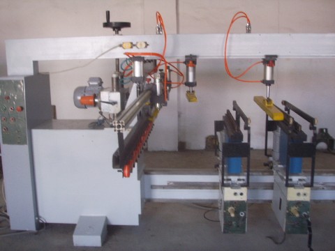 ��������@