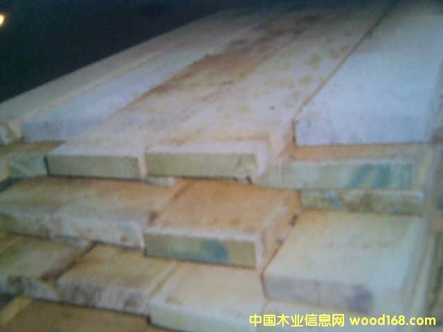 �c(di��n)���鿴�и���ɷŴ�DƬ