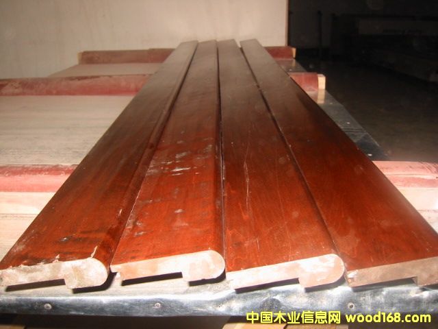 �c(di��n)���鿴���ݰ�Ŵ�DƬ