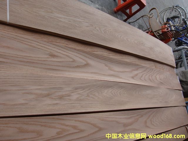 �ں�����ȻľƤ��Ԕ����B