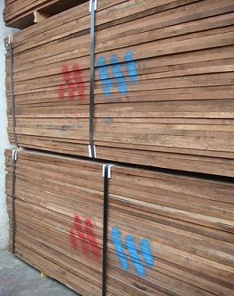 �c(di��n)���鿴�ں��ҷŴ�DƬ