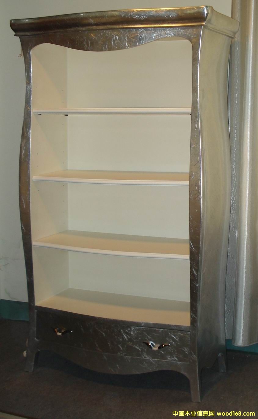 �y������