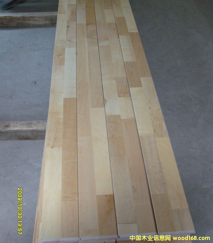 �c(di��n)���鿴��ľ�w���ذ�Ŵ�DƬ