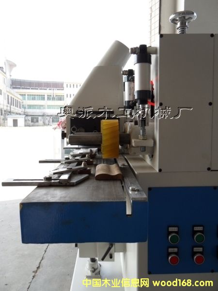 ľ���C(j��)еL��ľ���C(j��)