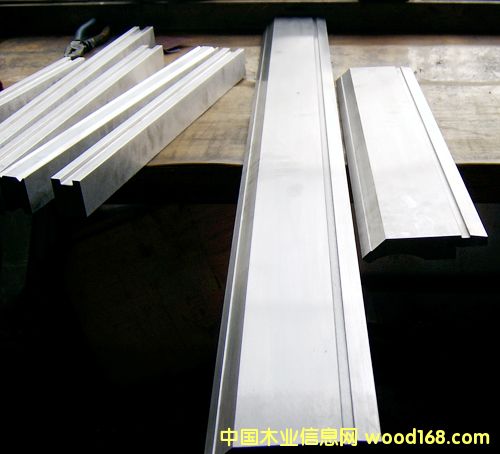 �M�϶β�ģ�����o�����ۏ�?r��n)C(j��)ģ