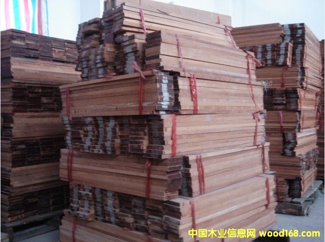 ��ľ�ذ�ë�������ϵ�Ԕ��(x��)��B