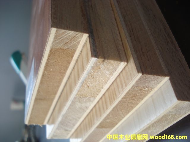 �R����ľ������ĵ�Ԕ��(x��)��B