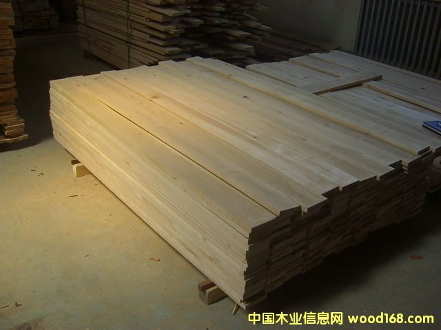 �c(di��n)���鿴��ľ�ٹ�ķŴ�DƬ