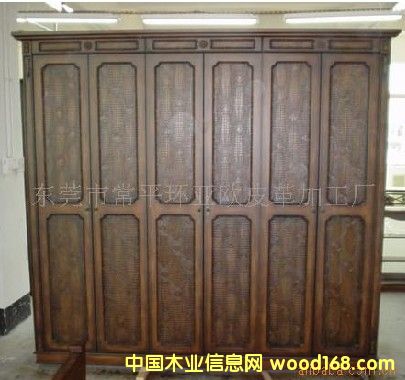 �{�~(y��)�y�b�