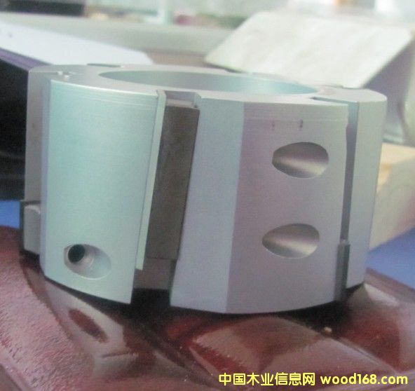 �X�Ͻ���D(zhu��n)�Q��Ƭľ�����ߵ�Ԕ��(x��)��B