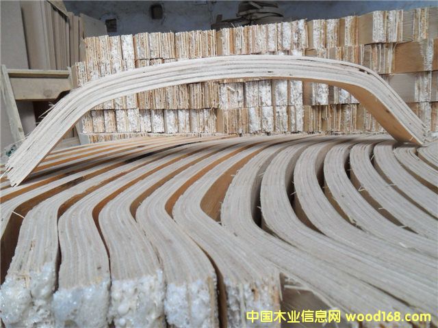 ��ľ����