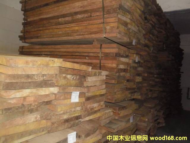 巴花板材的詳細(xì)介紹