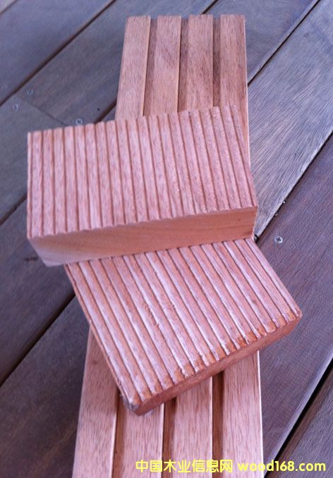 �c(di��n)���鿴ɽ��ľ�Ŵ�DƬ