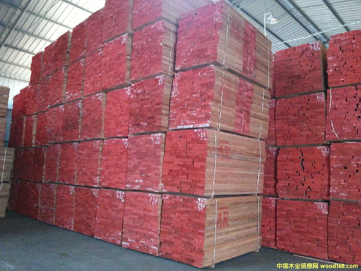 �t���S����ľ