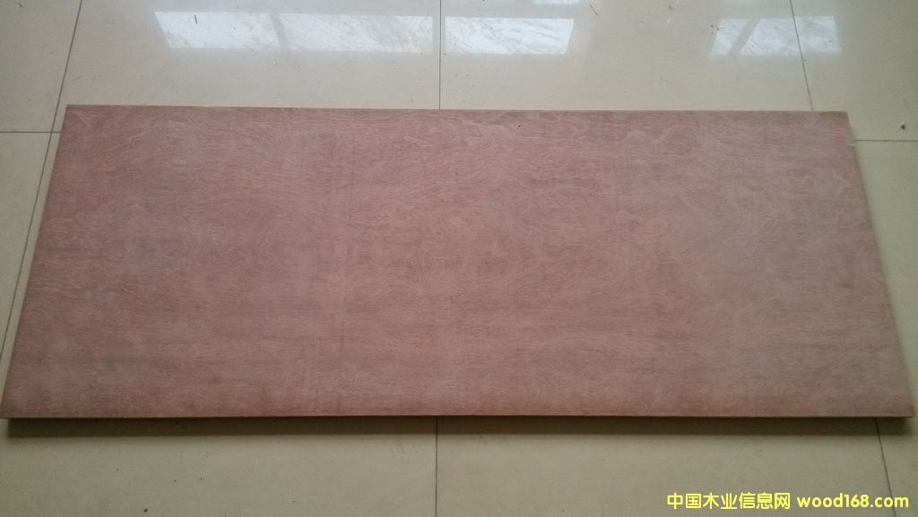 ���b��ľ�ذ��Ԕ����B