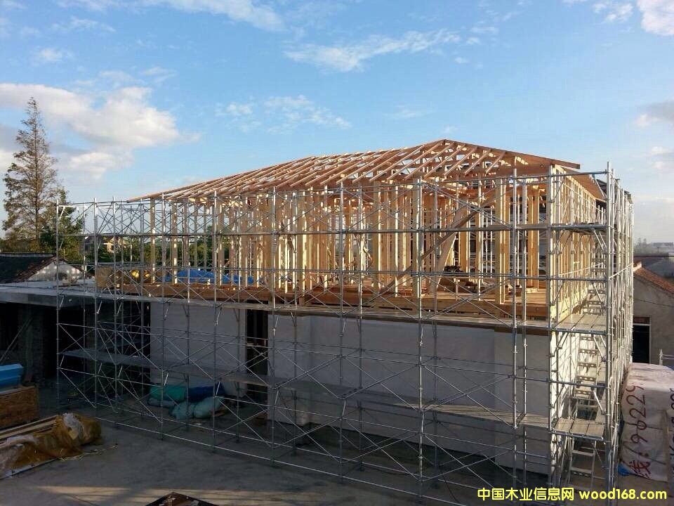 �Ϻ������u��ʽľ�Y(ji��)��(g��u)�e����Ԕ��(x��)��B