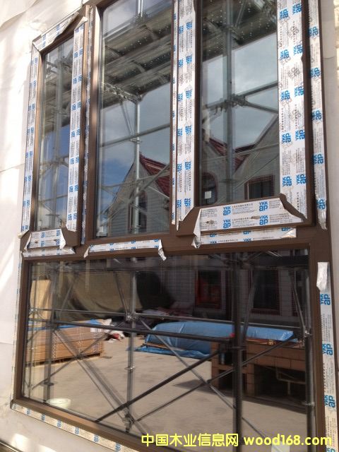 �Ϻ������u��ʽľ�Y���e��