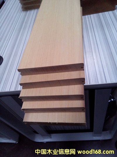 �c���鿴�̈́�ľ�Ă��S�҃r����^���˷Ŵ�DƬ