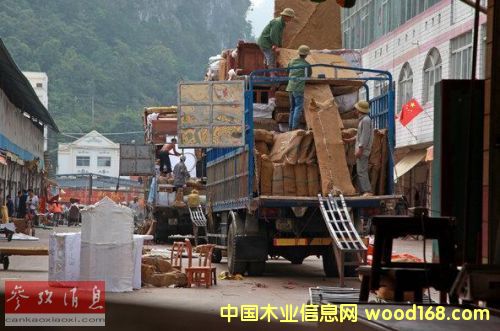 ����Խ߅���ďV����կ�����˂�����ж�d��(j��ng)�^��ӹ����b�õļtľ