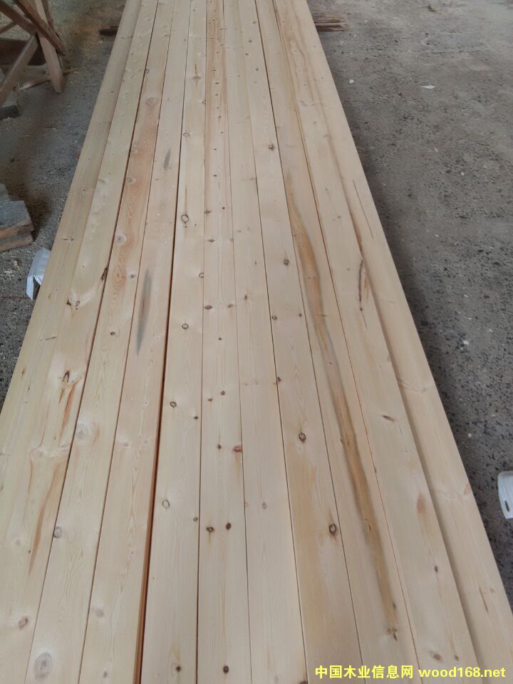 ��ľ����