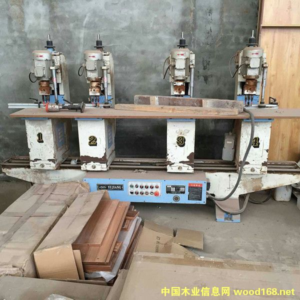 �������@