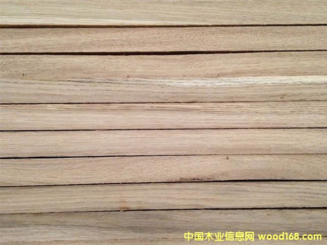 ����ľ��� �W���M(j��n)����һ��(j��)��(sh��)ľ��