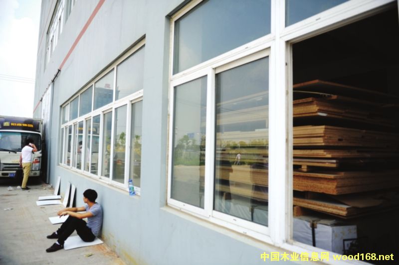 �Ϸ�ԣɭľ�I(y��)���ݸ����J��Σ�C(j��)�������ף������������T�����