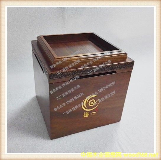 ���~��չʾľ��