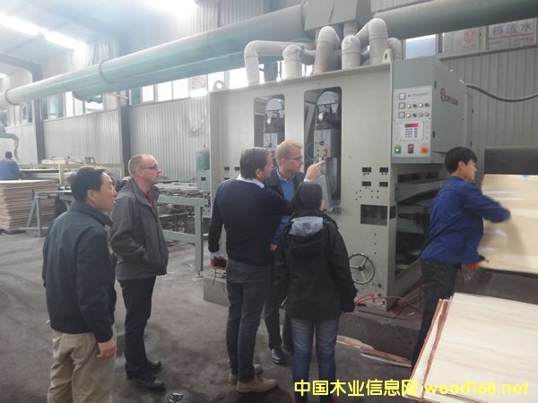 ���½�ľ�I(y��)��Ĥ�z�ϰ��״γ��ڷ���