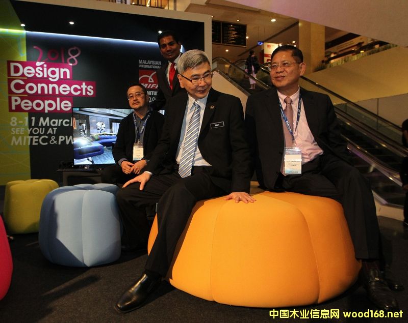 ���m��ʽ����ȫ��Ӽ{�R������ľ���J�CӋ��