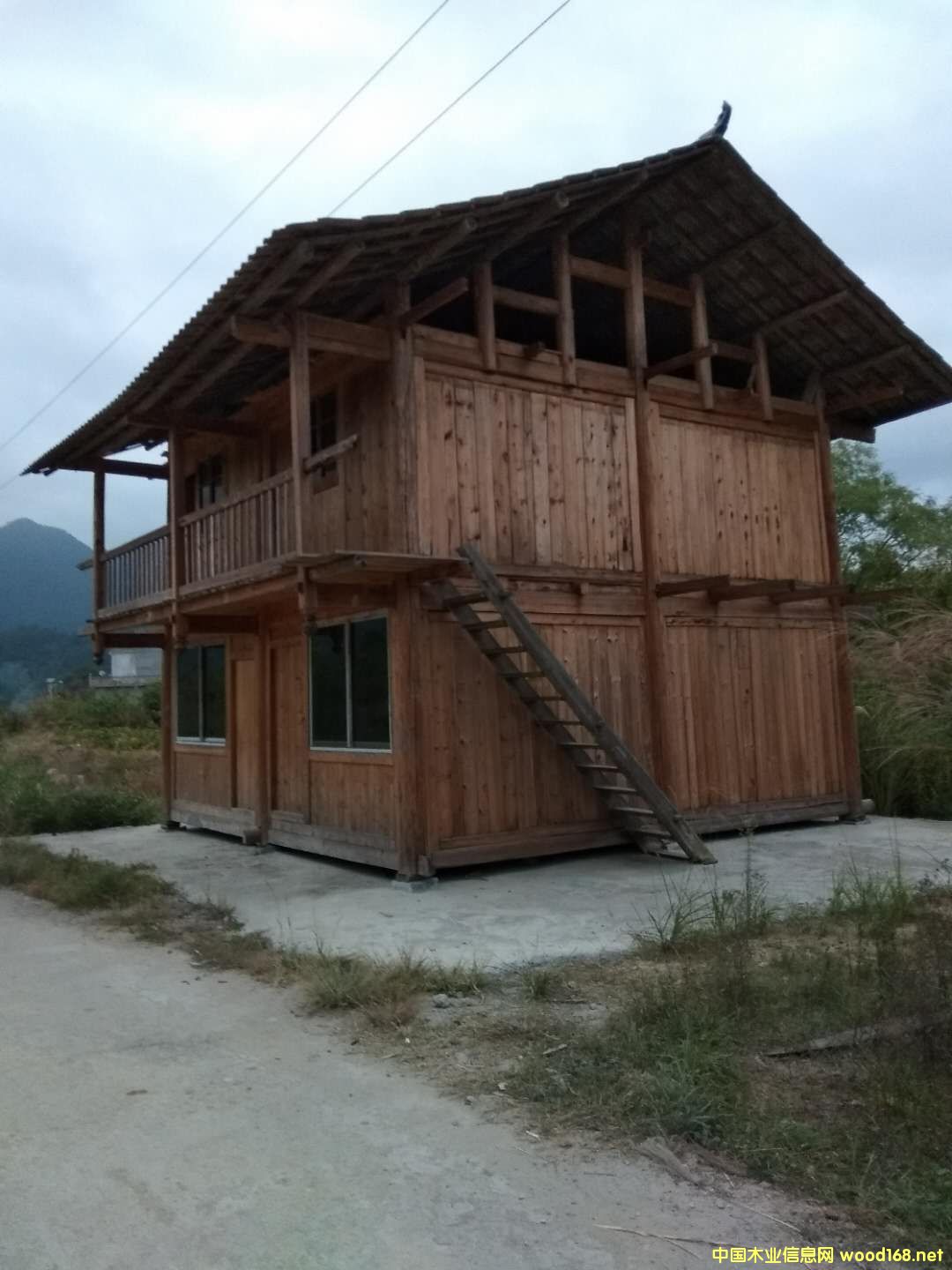 �fľ�����fľ���ӣ��f���_����ľ�ݣ�ľ���������_�Ƿ���������