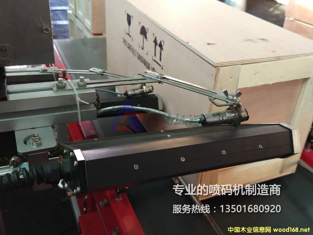 �c���鿴�Ϻ�ľ�凊�a�C(j��)�Ŵ�DƬ