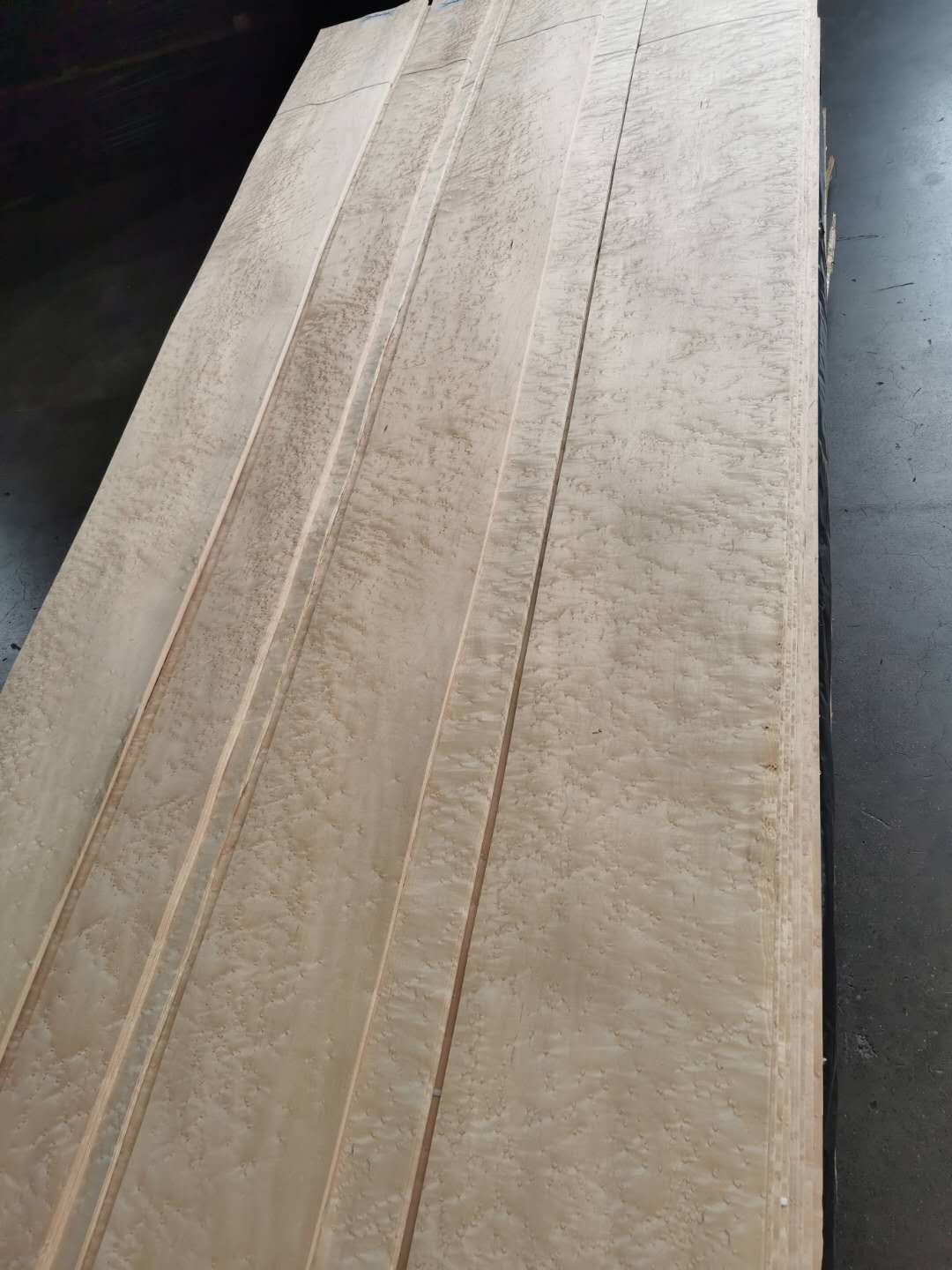 ��ɫȸ�۵�Ԕ����B