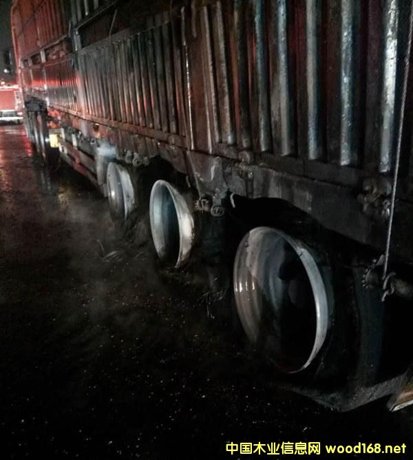 ���܇��ȼ��50�fԪ�M(j��n)��ľ���D(zhu��n)�۳ɻ�̿