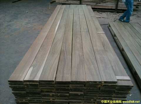 ����@�־��^��